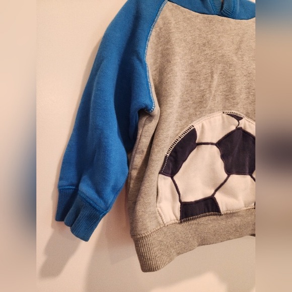 Kid's 2T Gymboree Soccer Ball Hoodie Sweatshirt Gray Blue Graphic Pullover
FIFA - Picture 8 of 16